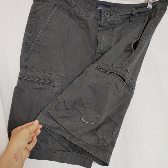 Nike‎ Sportswear Cargo Shorts Slate Gray Khaki Flat Fornt Pockets 32 613644-060 - Picture 5 of 8